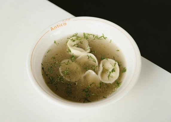 Бульйон з тортеліні від ANTICA Eatery 