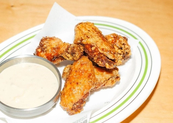 Крила B&BQ від B&B Community 