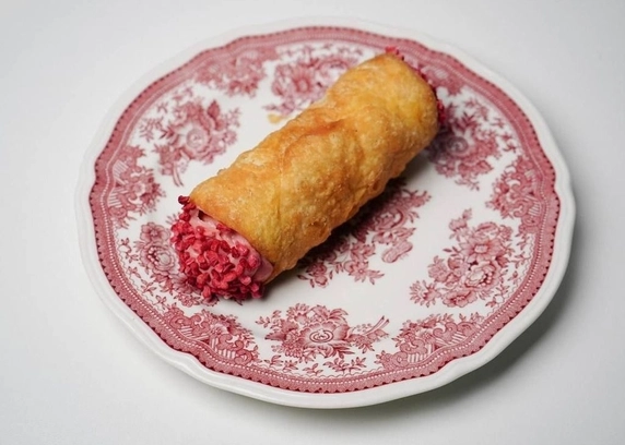 Канолі з малиною від ANTICA Eatery 
