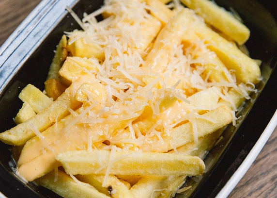 Фрі з Сирним соусом  від Пасаж Адлєра 