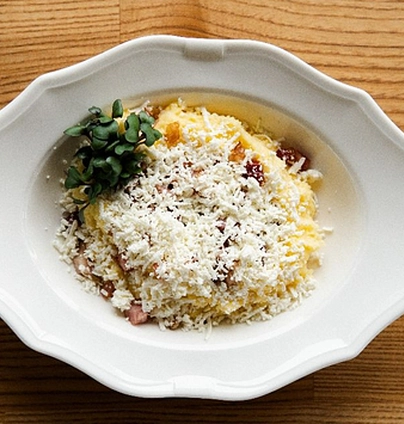 Банош з бринзою та беконом від Na Nebi 