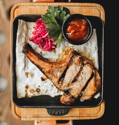 Стейк свинний на ребрі від Файне Місто 