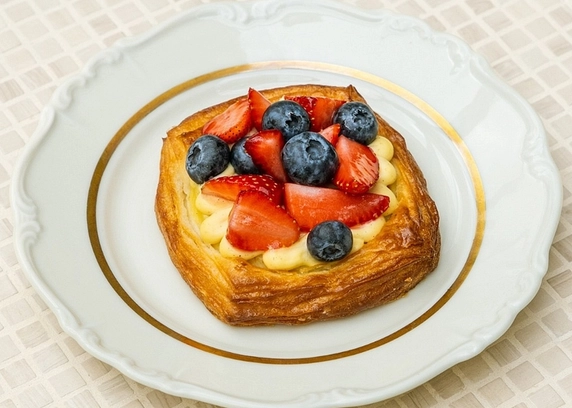 Даніш ягідний від DIM Bakery 