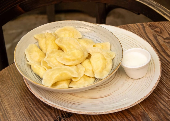 Традиційні вареники з картоплею та сиром  - Файне Місто 