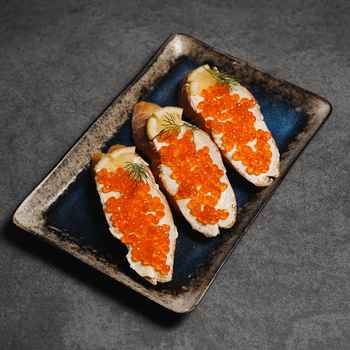 Брускети з червоною ікрою 3шт