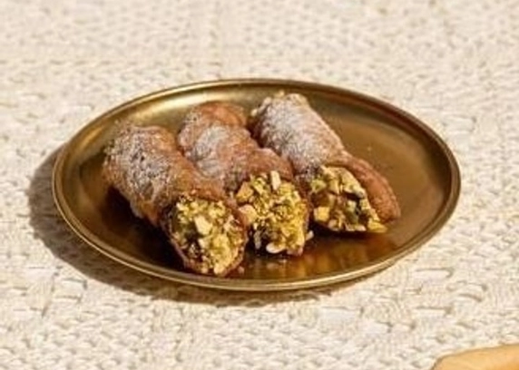 Канолі з фісташкою  - DIM Bakery  asdsdsadssdsadasdasddd