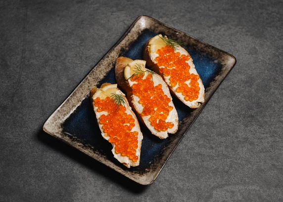 Брускети з червоною ікрою 3шт - ROAD 