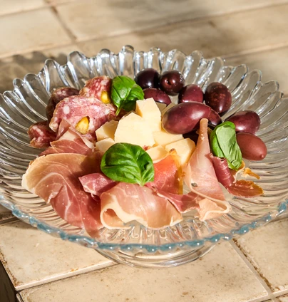 Плато делікатесів /Appetizer Plate  від DIM Bakery 