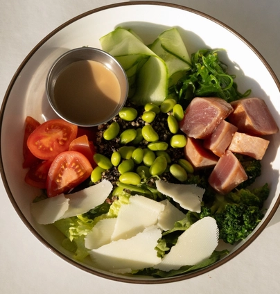 Боул із тунцем від Cafe Mone 