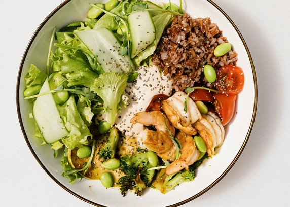 Зелений боул з креветками від Cafe Mone 