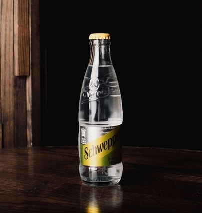 Вода Schweppes 0.25 - Young 