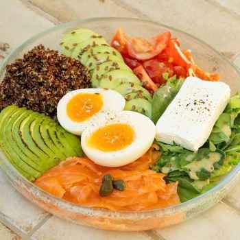 Боул з лососем