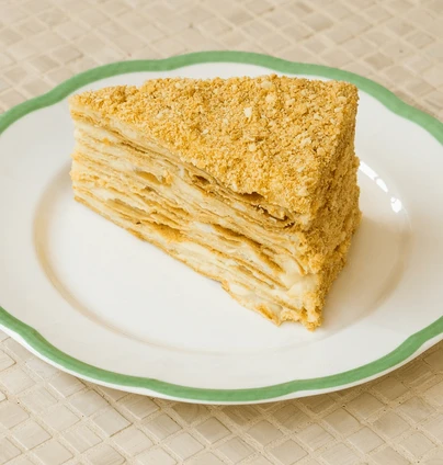 Наполеон яблучний порц. від DIM Bakery 