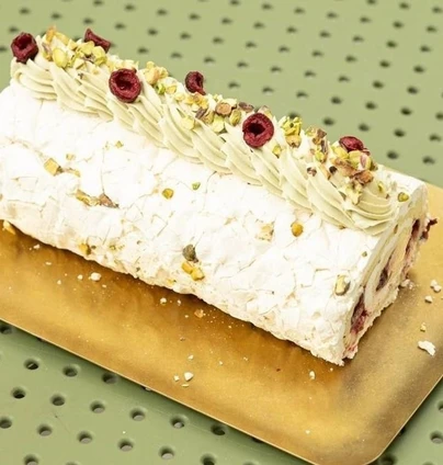 РУЛЕТ меренговий фісташковий цілий 1,3 кг від DIM Bakery 