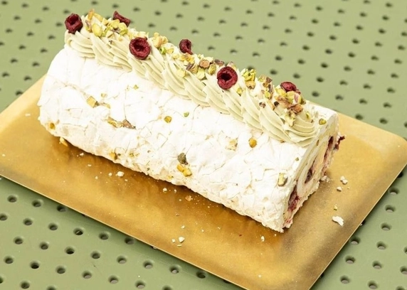 РУЛЕТ меренговий фісташковий цілий 1,3 кг від DIM Bakery 
