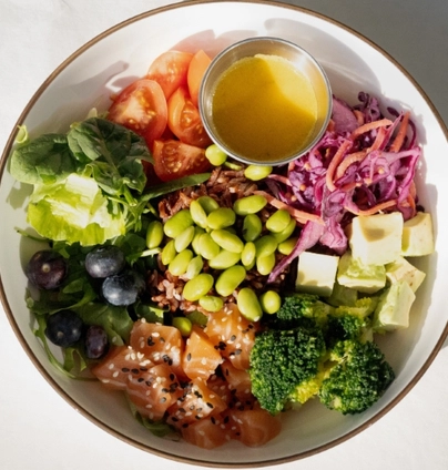 Боул із лососем від Cafe Mone 