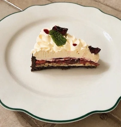 Тарт черешня порц. від DIM Bakery 