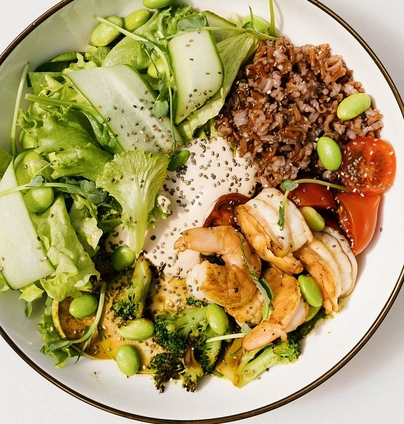 Зелений боул з креветками від Cafe Mone 