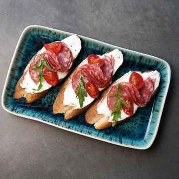 Брускетта з салямі 3шт