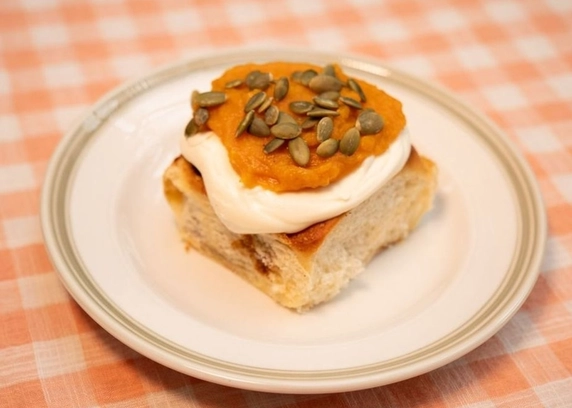 Сінабоне з гарбузом від DIM Bakery  asdsdsadssdsadasdasddd