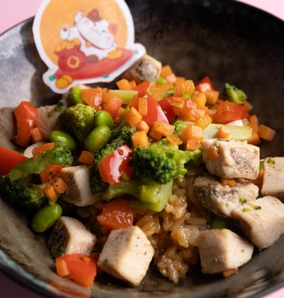 Рис з куркою та паровими овочами від Young 