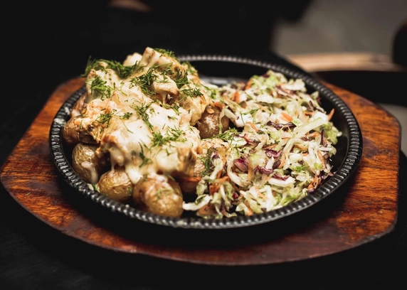 Пательня з м'ясом свинини від Файне Місто 