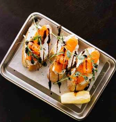 Брускетта з лососем від Club FM 