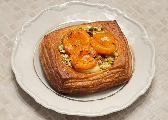 Даніш абрикосовий  від DIM Bakery 