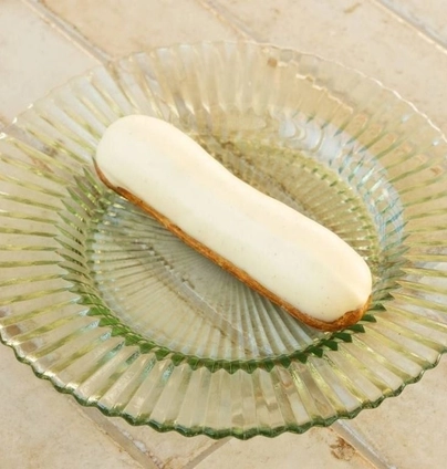 Еклер ванільний від DIM Bakery 