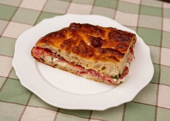 Фокачча з салямі від DIM Bakery  asdsdsadssdsadasdasddd