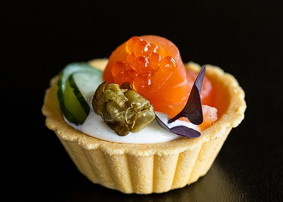 Тарталетка з лососем від Na Nebi 