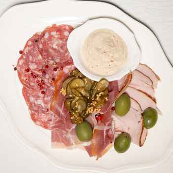 Бенкет - Колекція мясних делікатесів