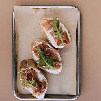 Брускетта з  Прошутто