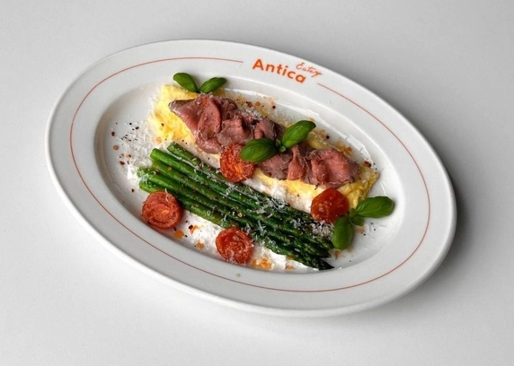 Омлет зі спаржею від ANTICA Eatery 
