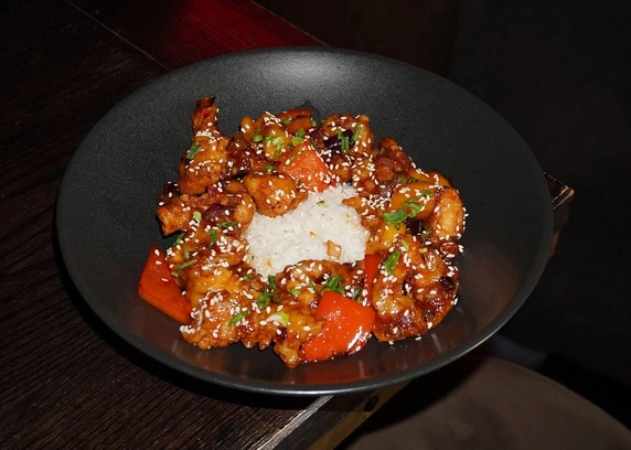 Курка в кисло солодкому соусі від Young 