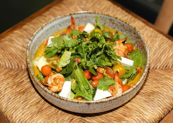 Салат з креветками, бейбі морквою та авокадо від NoName 