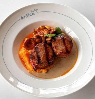 Індичка з лисичками та полентою - ANTICA Eatery 