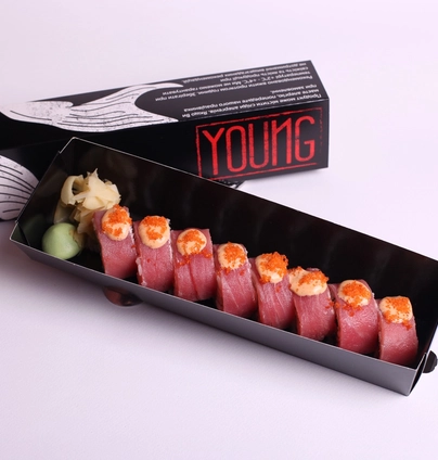 Рол з тунцем та креветкою темпура - Young 