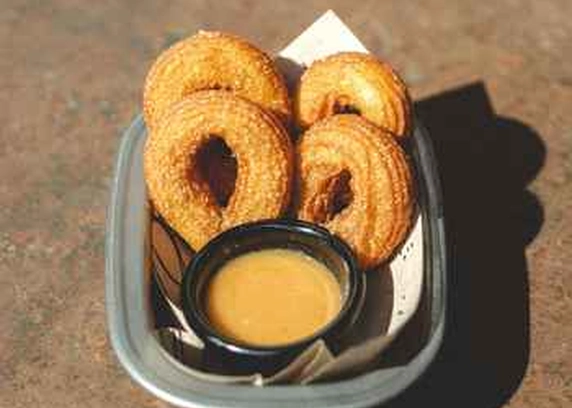 Чуррос з карамельним соусом - NoName 