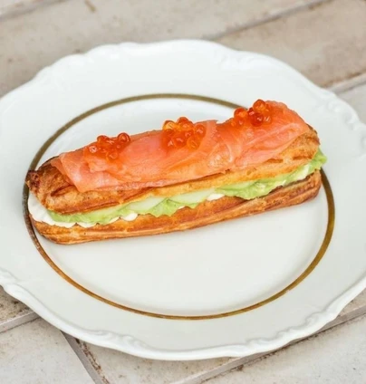 Еклер лосось від DIM Bakery 