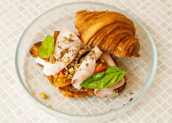 Круасан з мортаделою - DIM Bakery  asdsdsadssdsadasdasddd
