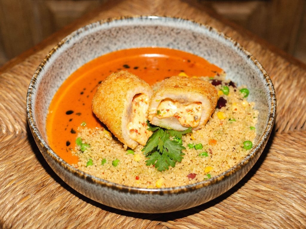 Котлета не по-київськи з кускусом