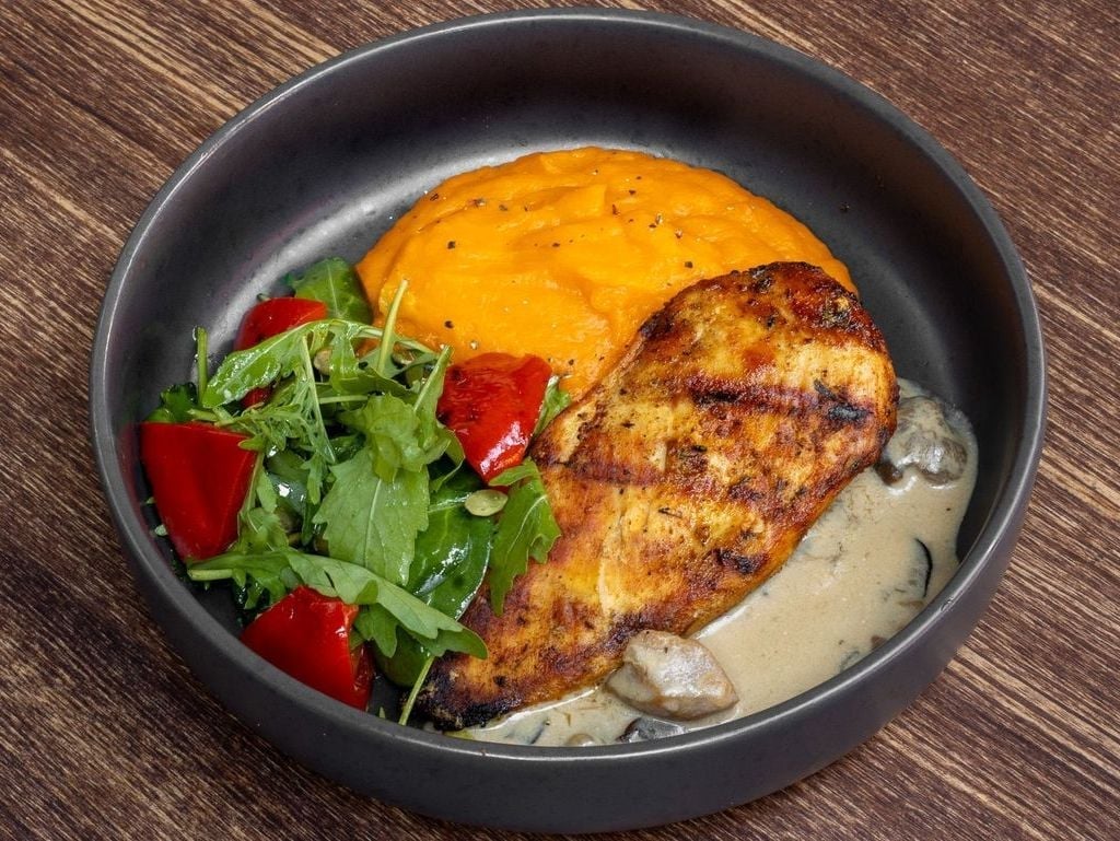 Філе курки з гарбузовим пюре