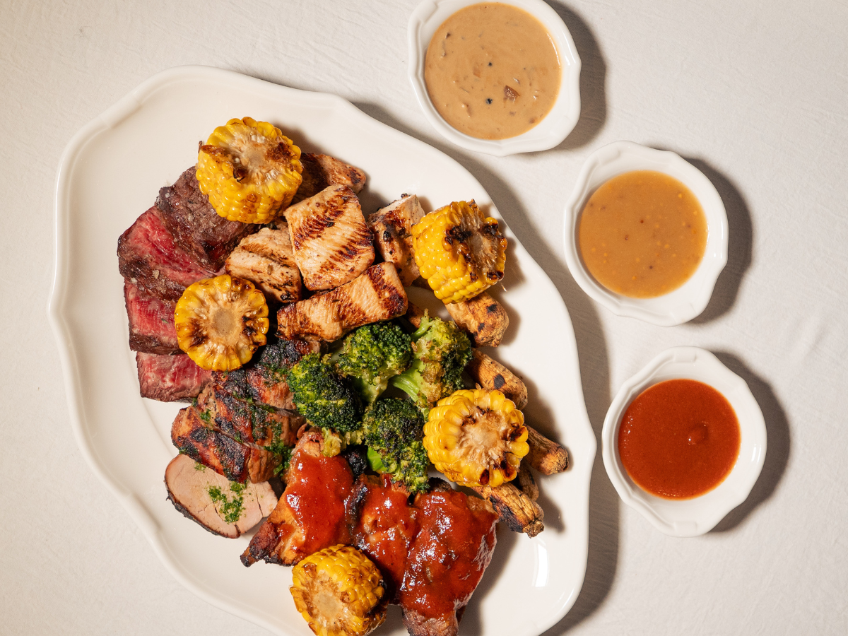 Бенкетне м'ясне плато на 4-ох