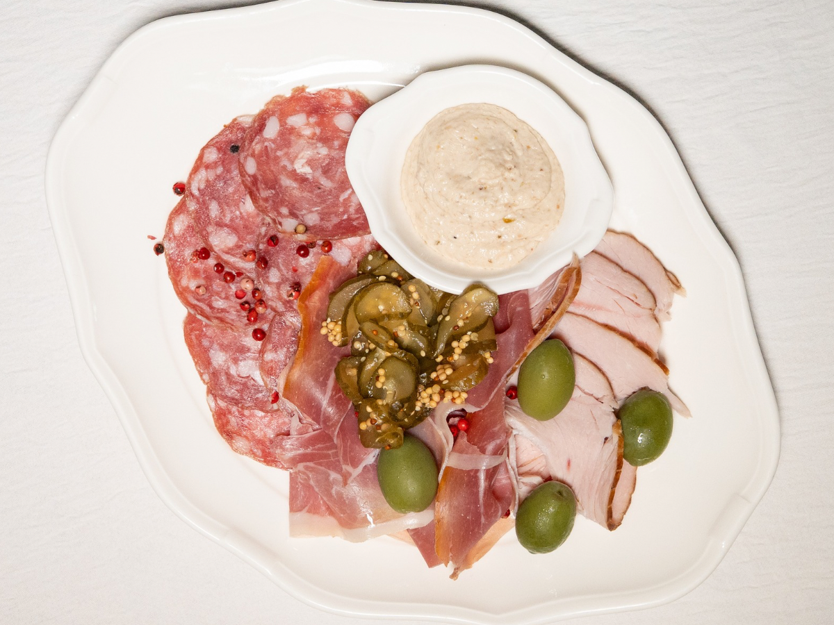 Бенкет - Колекція мясних делікатесів