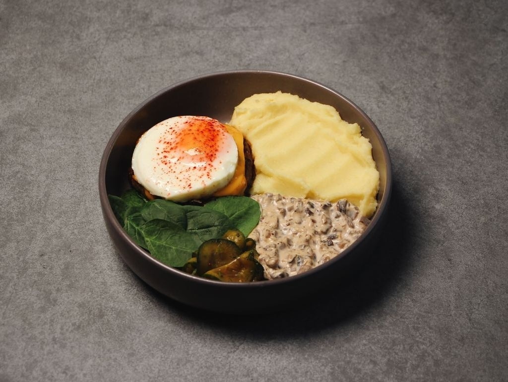 NEW Бівштекс з картоплянем пюре та грибним соусом