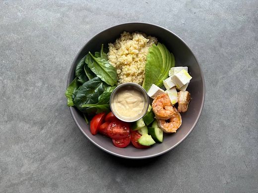Боул з креветками та кускусом