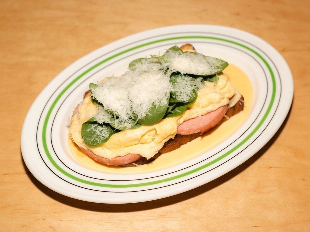 Френч тост ковбаса скрембл