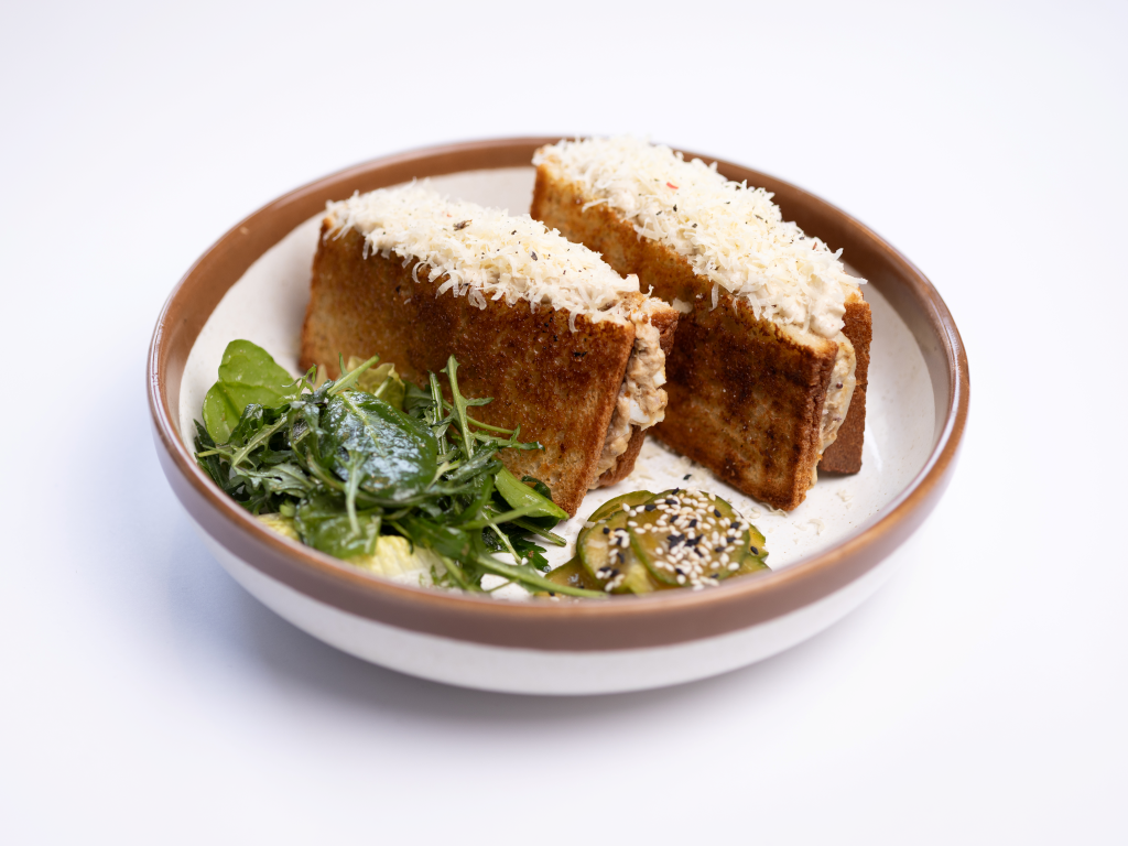 Тост з тунцем