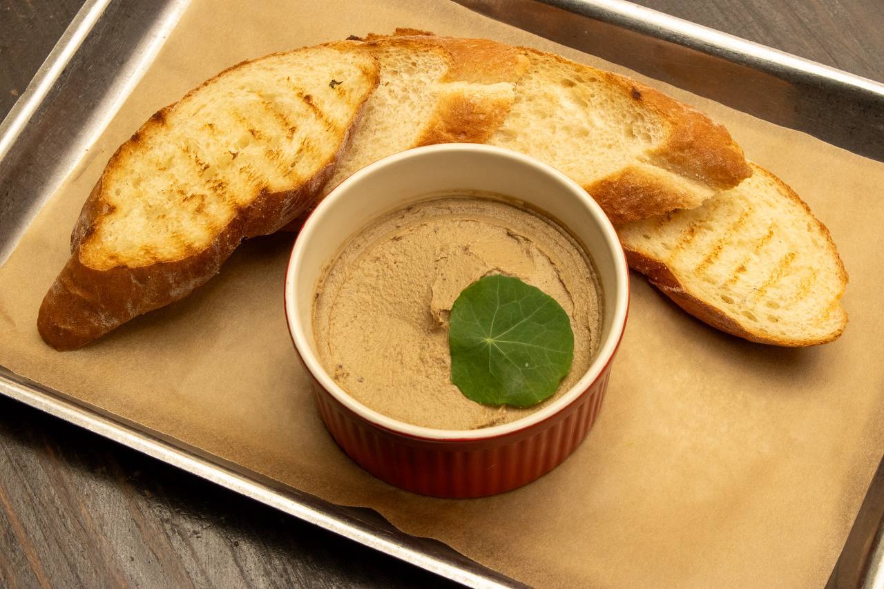 Курячий паштет з грінками